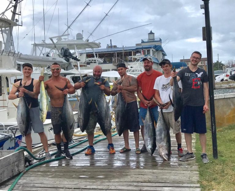 Live offshore tuna report - rough weather 7-6 good catch